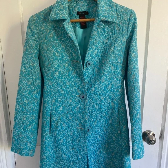 Embroidered coat - Picture 1 of 2